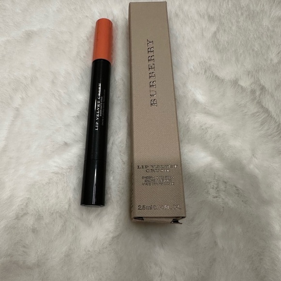 Burberry Other - Burberry Lip Velvet Crush - sugar pink